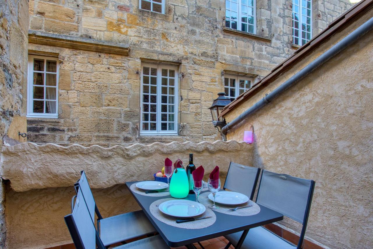 Chez Alice Appartement En Plein Centre Ville Sarlat Exterior foto